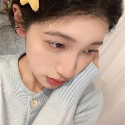 隔楼女孩：我们之间的层距